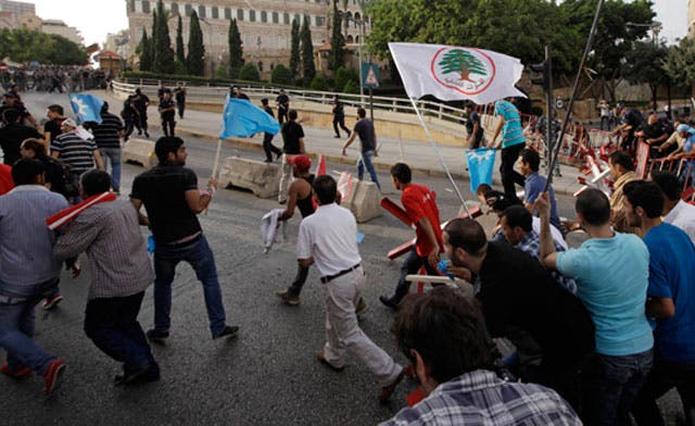 Angry protesters storm Lebanon government HQ, call for PM to quit