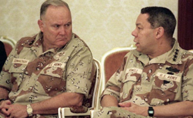 YW018 POWELL IN 1991-8X10 PHOTO GENERALS H NORMAN SCHWARZKOPF AND COLIN L 