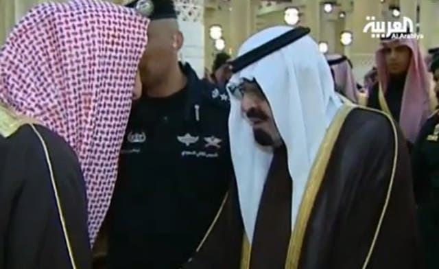 Saudi king Abdullah performs funeral prayers on Prince Sattam